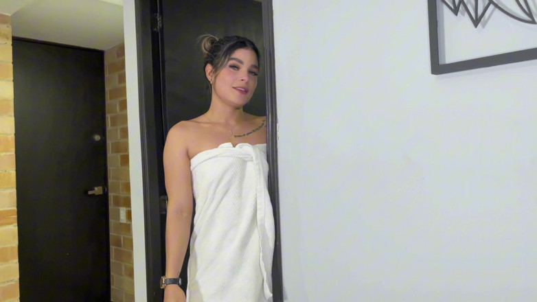 Carolina agudelo: मेरी हॉट सौतेली बहन मेरे साथ अपने प्रेमी को धोखा देती है! Carolina Agudelo