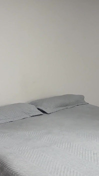Se folla a su madrastra en una habitación de hotel
