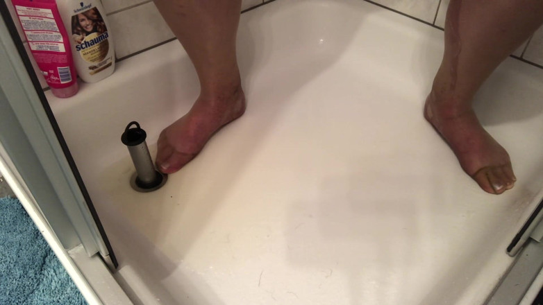 HotLeyla86: Ich muss wirklich von HotLeyla86 pissen