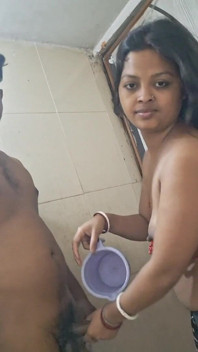 Baño Salió De La Boca Desi Esposa Caliente
