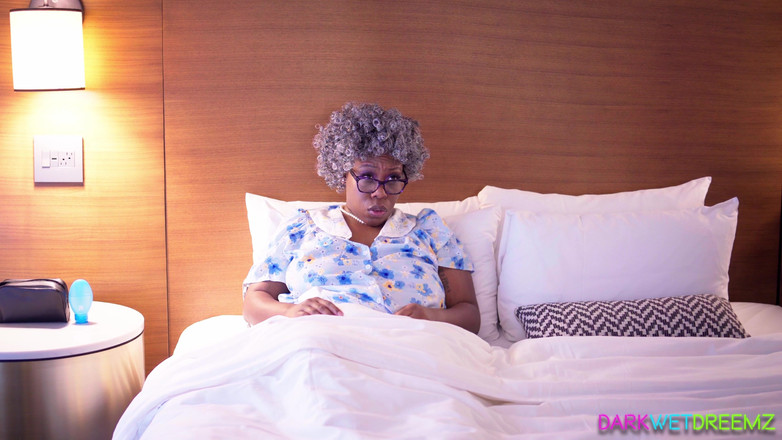 Dark Wet Dreemz: Babcia pieprzy nowego faceta