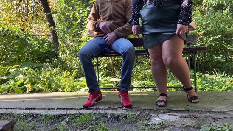 OurFetishLife: मुझे अपनी नग्न सौतेली मम्मी और भी पसंद है