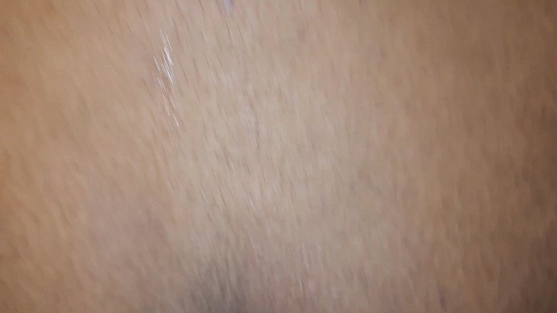 Akhi moni: Ela ama meu pau dentro