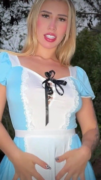 Perspektive: Wunderschöne, Geile Cinderella Wird Im Wald Gefickt