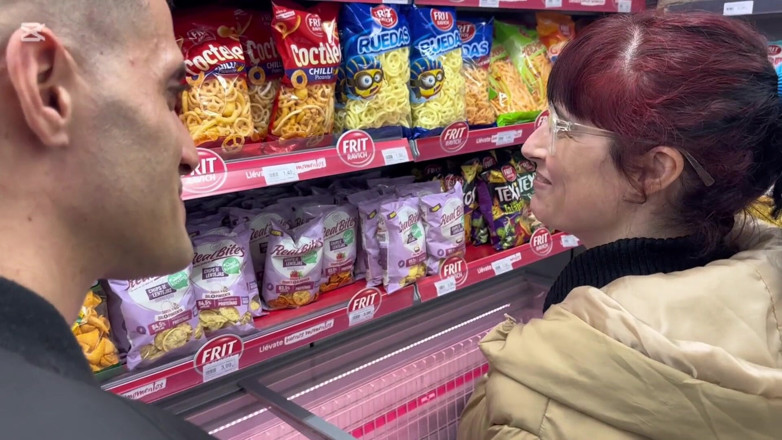 GiovanniXL: Fata de la supermarket mă apucă de nap