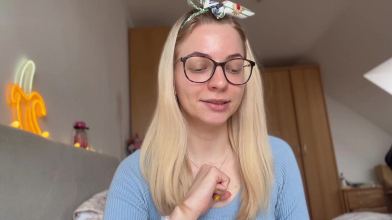 Goddess_Bella_Rae: How to Tell Her About Your Micro Size!