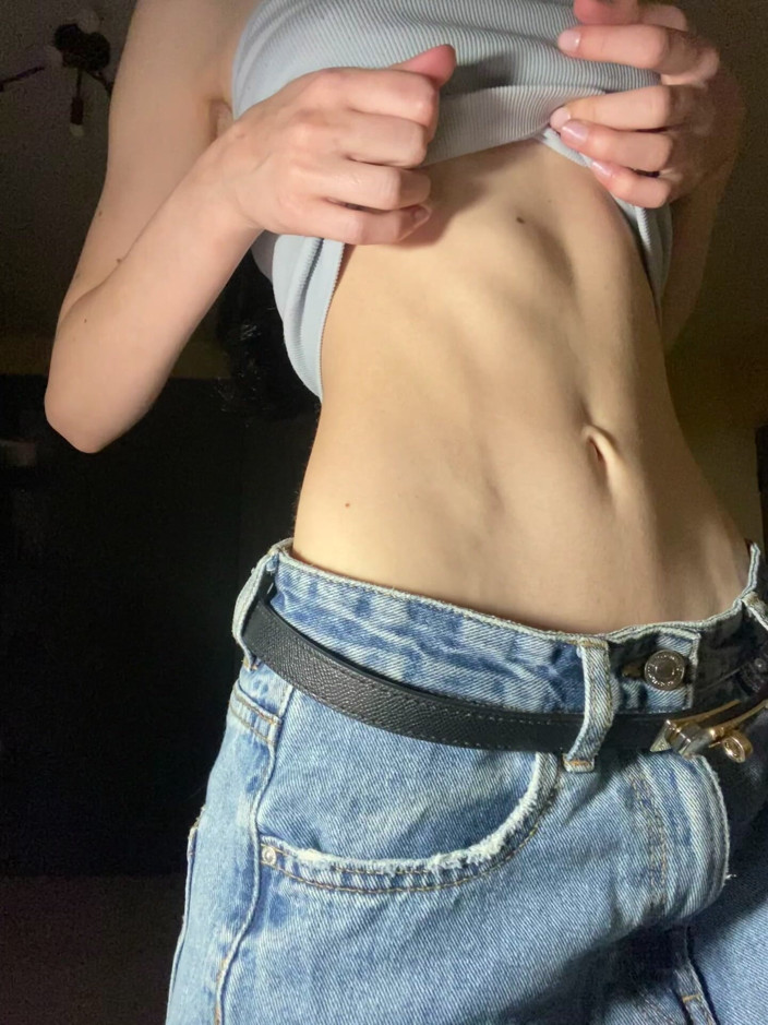 Princess Aisha: Flacher bauch mit sexy abs