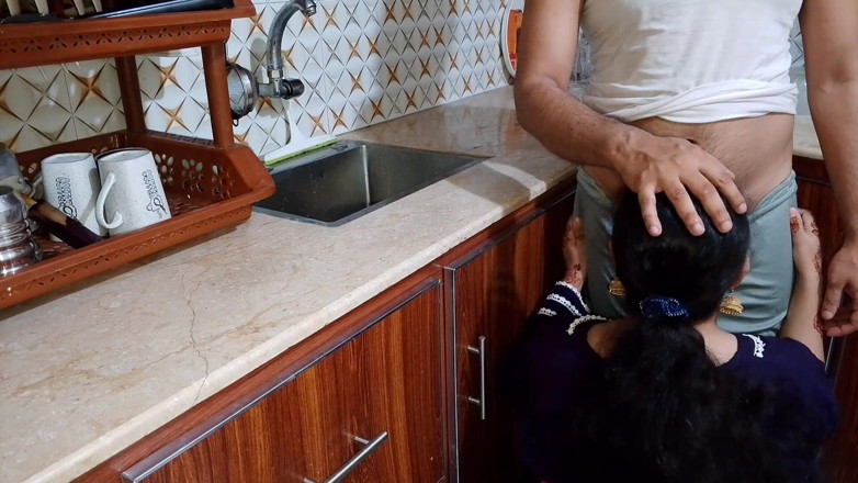 QueenbeautyQB: Suami India berkongkek dengan isterinya di dapur