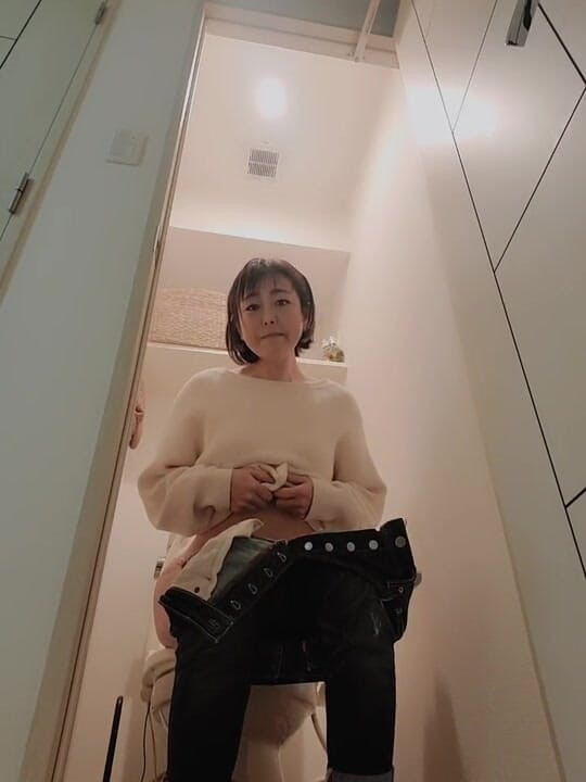 Mayumi Kanzaki: Keadaan tandas harian wanita matang
