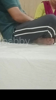Öğretmen öğrencisini eğlenerek öptü
