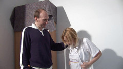 German amateur - 100% German hardcore videos: Prsatá teenagerka potěší seniorův dong