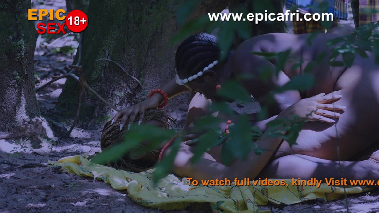 Epicafri: saanvli aphriki lesbiyan khelti hain aur khet men phuhaar chhorti...