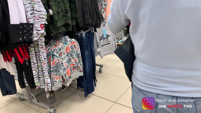 Our Secrets: Gozada surpresa na calcinha no vestiário da loja