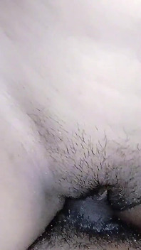 Mira la nueva escena romántica de marido y esposa. Increíble follada de una mujer de campo