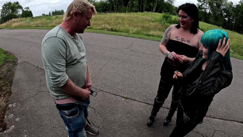 Lady Lena XXX: Domina Date/ Loser Sklave Bekommt Was Er Verdient