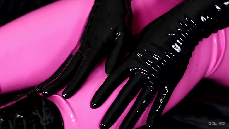 Cristal Kinky: Cristal kinky troia in lattice rosa scopata da macchina del...