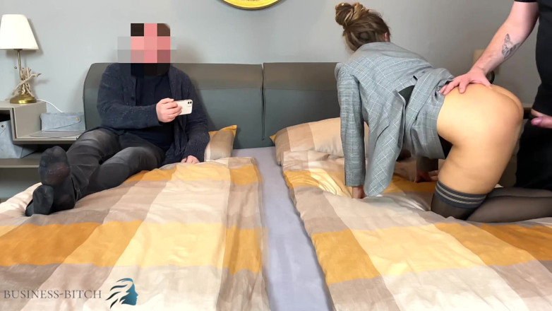 Business Bitch: Pertemuan seks threesome - magang ngentot sama bos wanitanya
