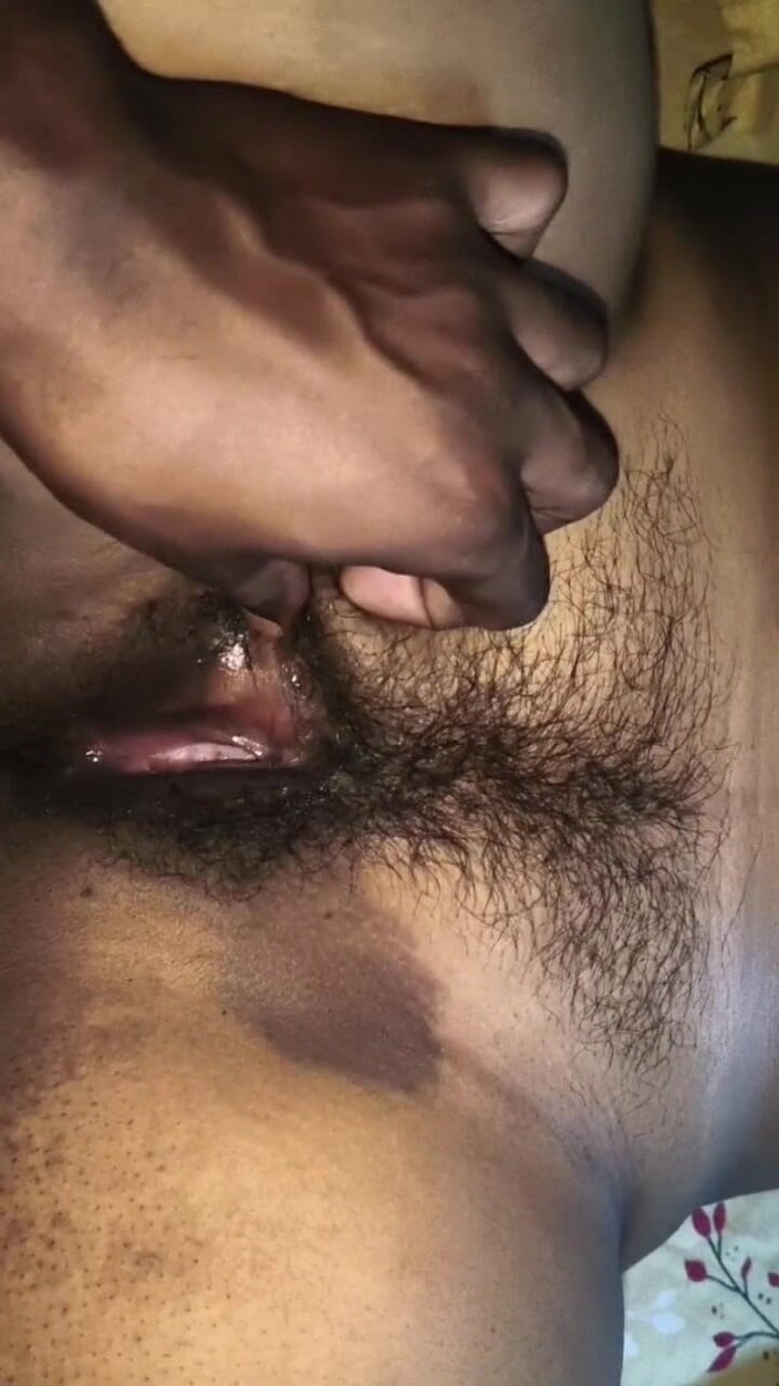 Big Boobs Bhabhi: Mere Big Boobs Mere Suami Ne Maja Leya. Bhabhi berpantat...