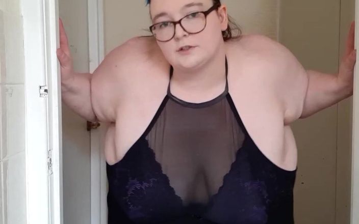 SSBBW Lady Brads: Lencería sexy en este lindo cuerpo