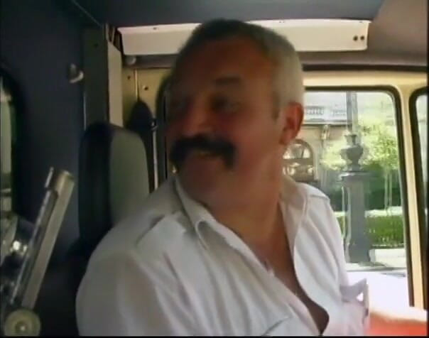 Old Good Porn: Infermiera troia in sexy uniforme bianca aggiusta un cazzo rotto...