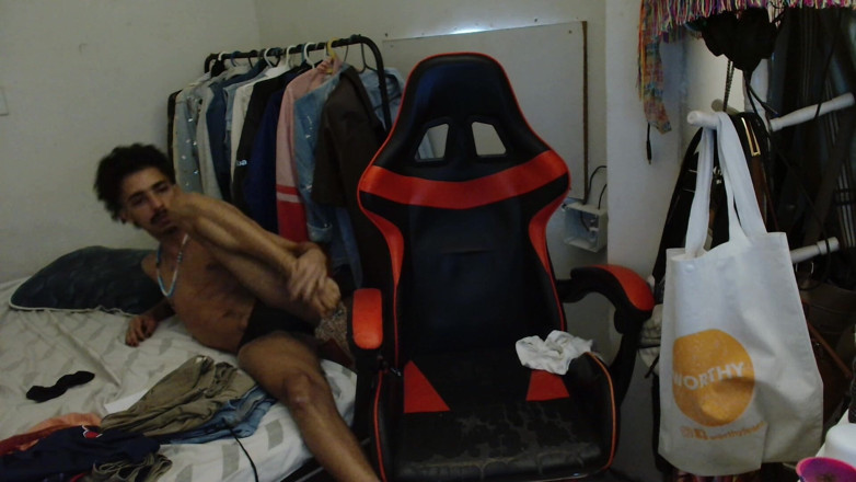 The Vicious Gabe: Il femboy caugh si esibisce in cam