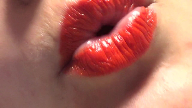 Goddess Misha Goldy: French kissing with me! Red lipstick fetish!