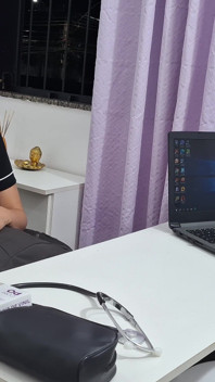 Khám sức khỏe bụng bởi bác sĩ đa khoa