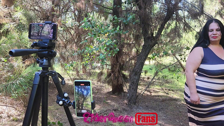 Riderqueen BBW Step Mom Latina Ebony: Riderqueen all'aperto: video per gli appassionati all'aperto