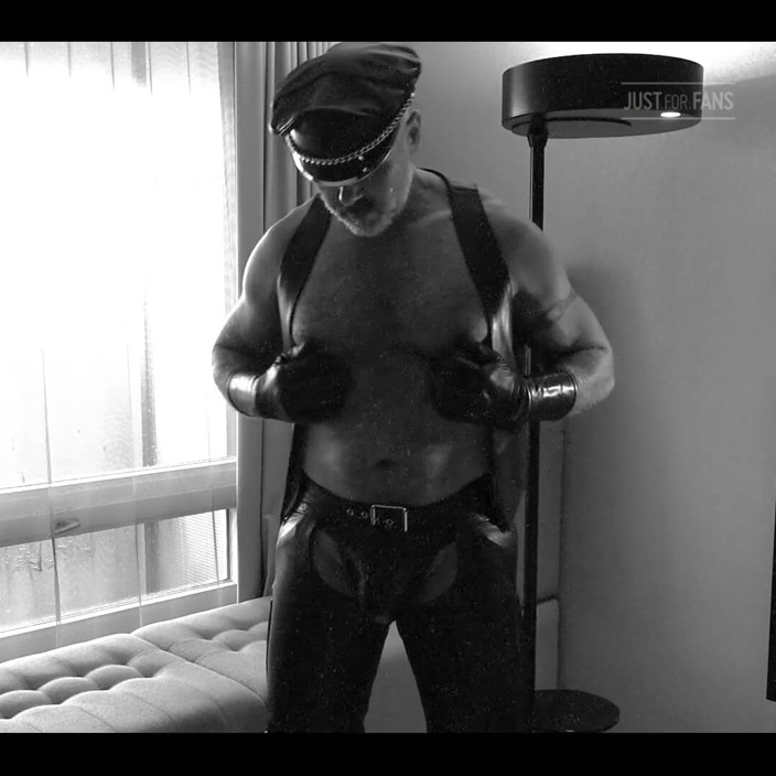 Mike Gross: Hombre solo