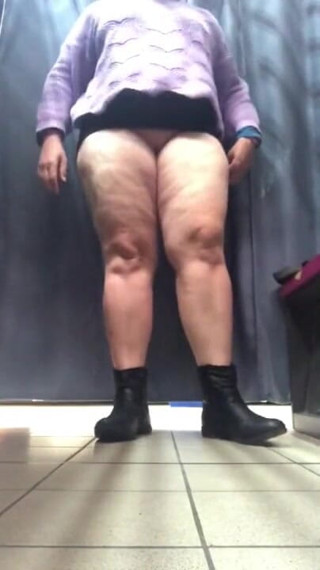 Loola et jim: She jerks off in a fitting room