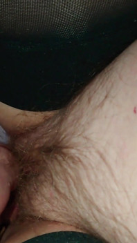 Spermashot i mormors håriga fitta, creampie