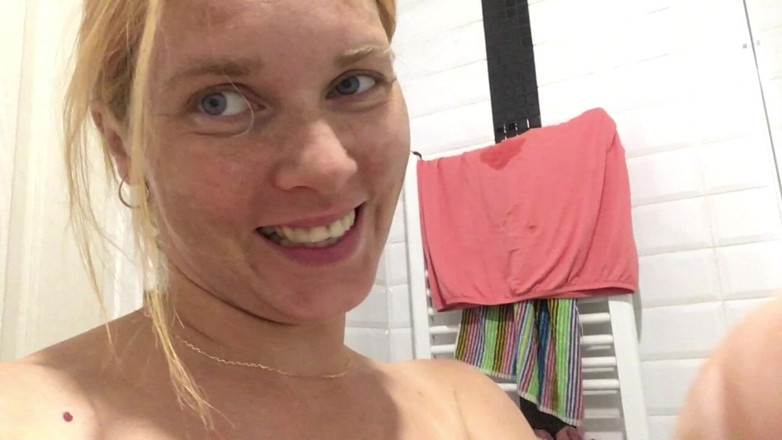 Risky Hairy Couple: Spogliarello con il mio corpo incinta e la mia faccia