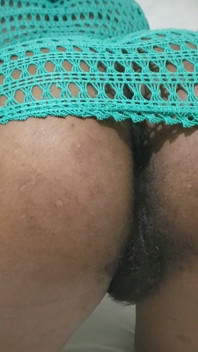 パンティーなしで私を見たいですか?