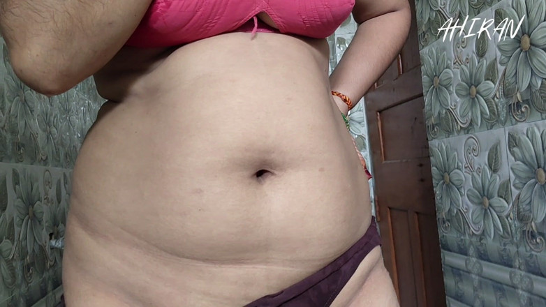 Aahan Ahiran: Indian Village Desi Girl Forplay with Her Boyfriend in Washroom...