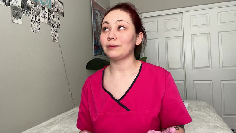 Lenna Lux: Sestra vám dá rektální zkoušku