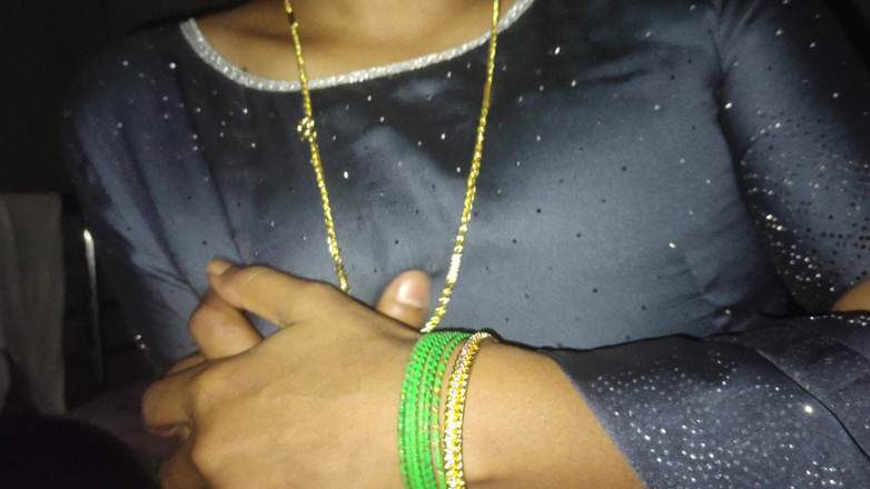 Lovely Dipti: Горячая киска индийской бхабхи трахается с бойфрендом, делает минет