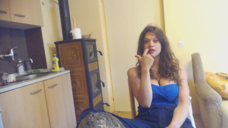 Foot Girls: Náctiletá bohyně chce, abyste vyčistili její špinavé tenisky