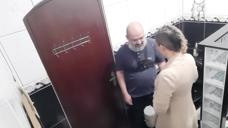 Victor SweetCoupleStories: Lesbian bersetuju untuk menghisap dan kongkek untuk wang di bilik...