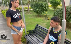 Aku bantuin gadis kolombia ini mengungkap motornya dengan dalih untuk ngentot pantatnya habis-habisan sampai dicrot di dalam
