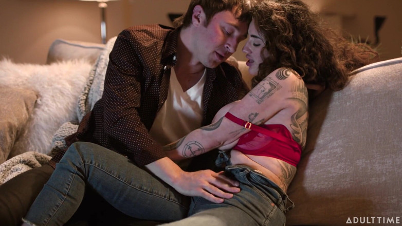 Modern-Day Sins: Modern-day Sins - Lesbians Arabelle Raphael and Casey Calver Seduce Ex...