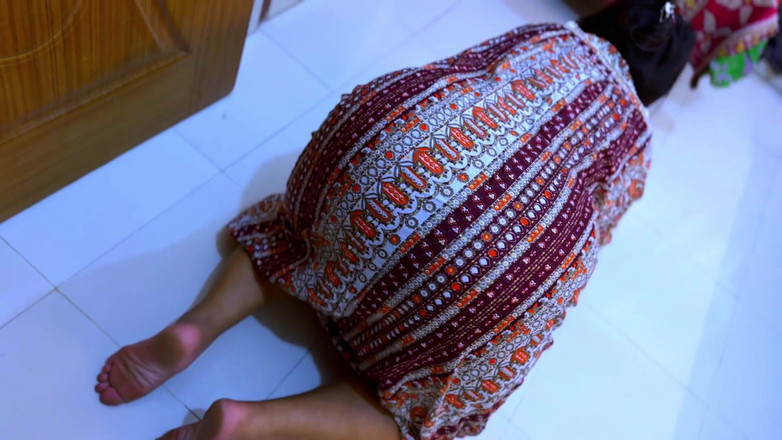 Aria Mia: Güzel Mısırlı ateşli üvey anne masanın içine sıkıştı şimdi benden sert anal...