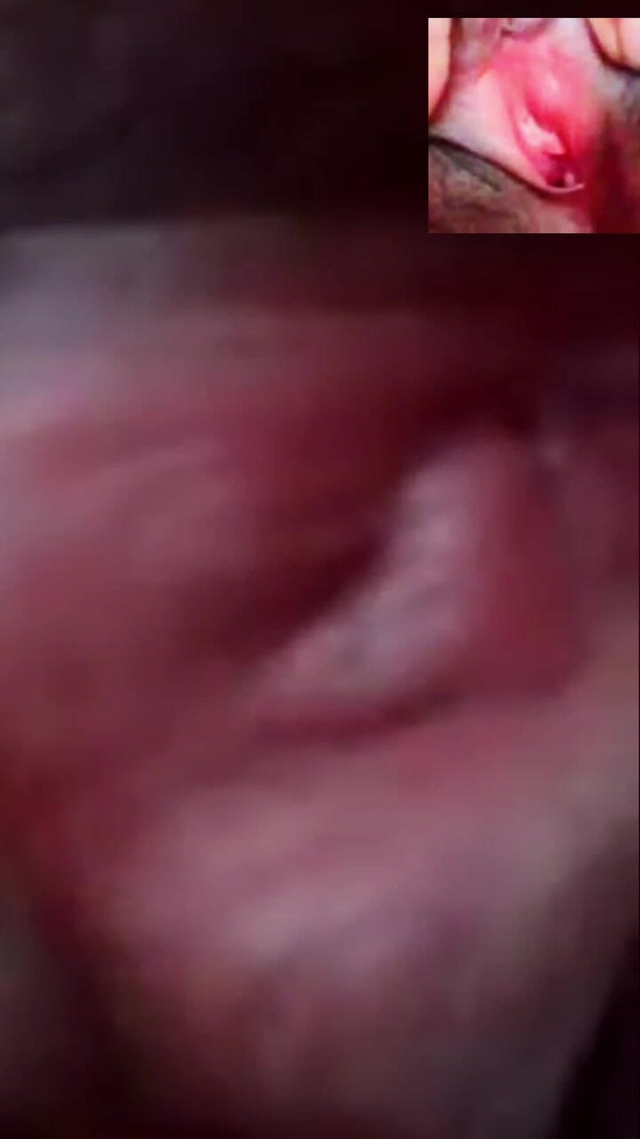 rajahutan44: Азиатская девушка демонстрирует свою киску и большую грудь