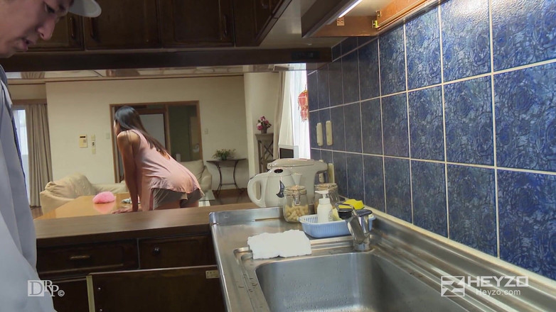 Heyzo: Esposa de outras pessoas prova a tentação de uma beleza...