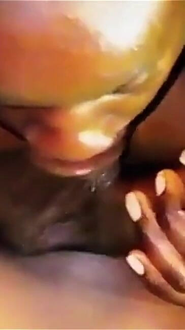 Masckedclub: Ce couple du village adore chevaucher, sucer, étirer la chatte d’une...