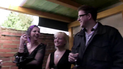 Dark Alley Orgy: Si matang dan dua kawan miangnya dikongkek