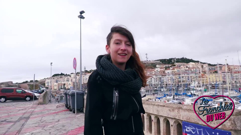 The Frenchies of the web: Melany, una pervertida ofreciendo su culo por primera vez