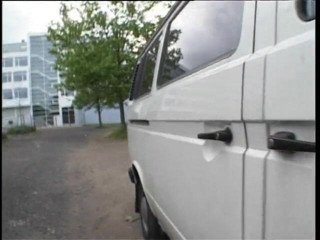 Lucky Cooch: Babe fucked deep in a car