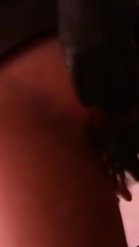 Dominatrix banh mông của người đàn ông phục tùng trong nhà để xe