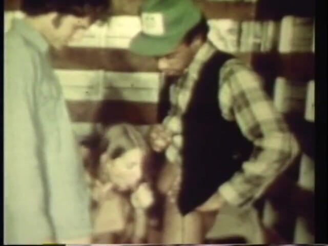 Vintage Usa: Ragazza pelosa scopata da un tizio nero
