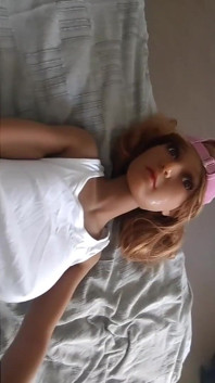Full Movie with a Petite Doll Doing Tugjob and Get´s Cum Facial